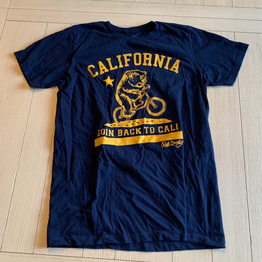 Riot Society California T Shirt size M